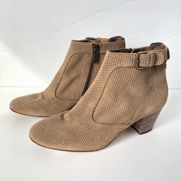 Aquatalia Shoes - Aquatalia Perforated Side Zip Ankle Boot Size 9